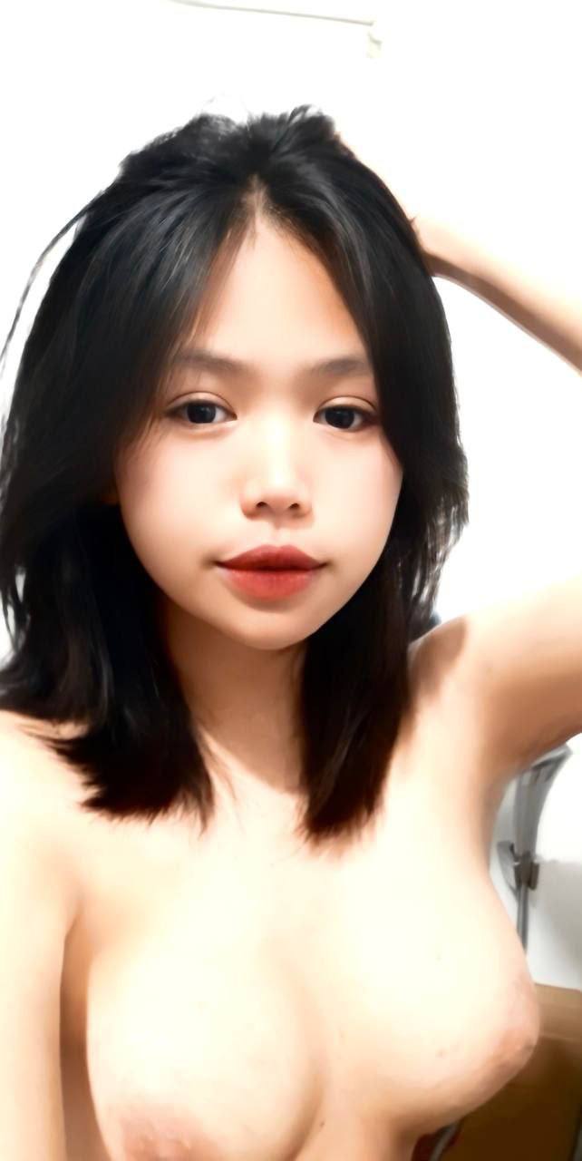 FSDSS-534-C Bản ghi chép về "sự trưởng thành về mặt tình dục" của một nữ sinh viên đại học ngực to bình thường khi cô ấy biến thành một người phụ nữ ngực to không thể thỏa mãn với ham muốn tình dục vượt xa bạn trai còn trinh của cô ấy. Ai Hongo